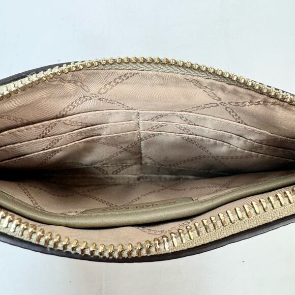 Michael Kors Jet Set Charm Pebbled Leather Clutch Wristlet Wallet Gold Hardware - Picture 6 of 10